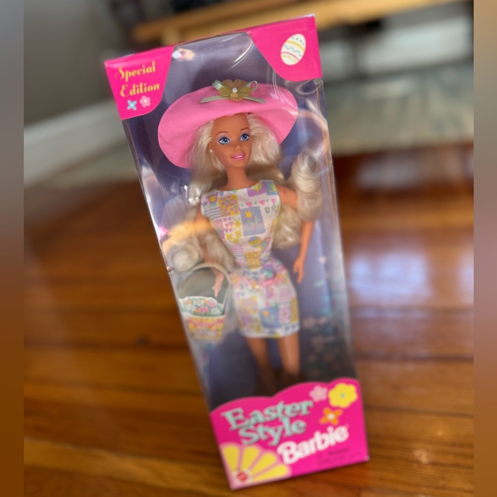 Easter Style Barbie Vintage 1997 Special Edition Blonde Mattel 17651 Doll - NRFB